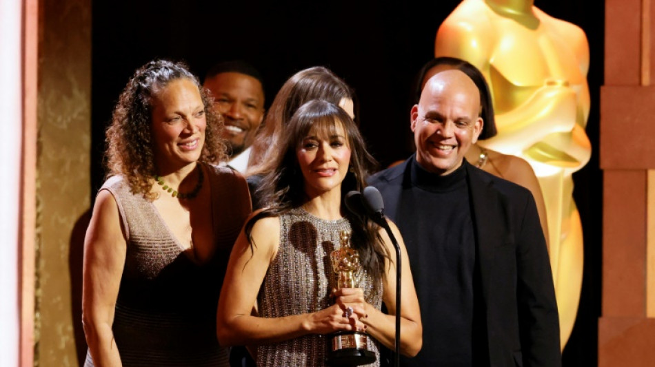 Músico e produtor americano Quincy Jones recebe Oscar póstumo