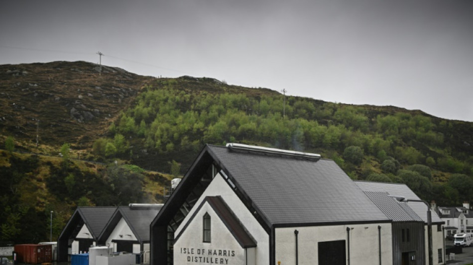 Sur une île écossaise, les difficultés d'une distillerie aggravent la crainte du dépeuplement
