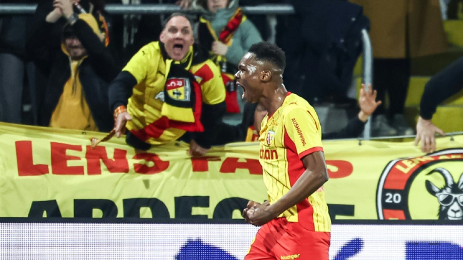 Lens goleia Angers (5-1) e assume lideran&ccedil;a provis&oacute;ria do Franc&ecirc;s, &agrave; frente do PSG