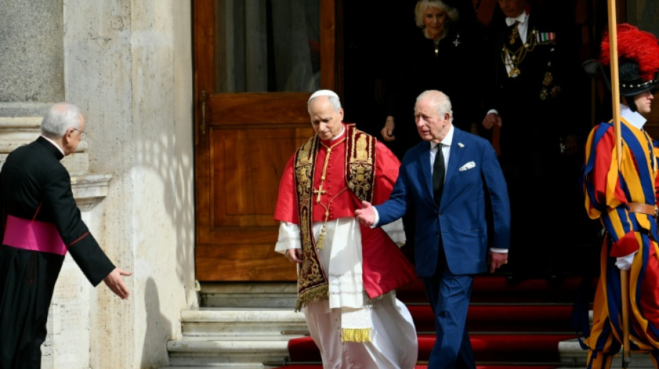 El papa León XIV reza junto al rey Carlos III en un oficio inédito desde el cisma anglicano