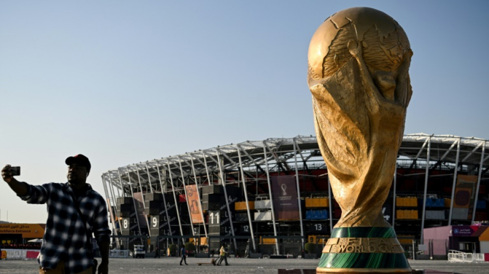 Copa do Mundo de 2030 ser&aacute; realizada em tr&ecirc;s continentes