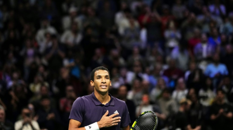 Auger-Aliassime vence Bublik e vai à final do Masters 1000 de Paris