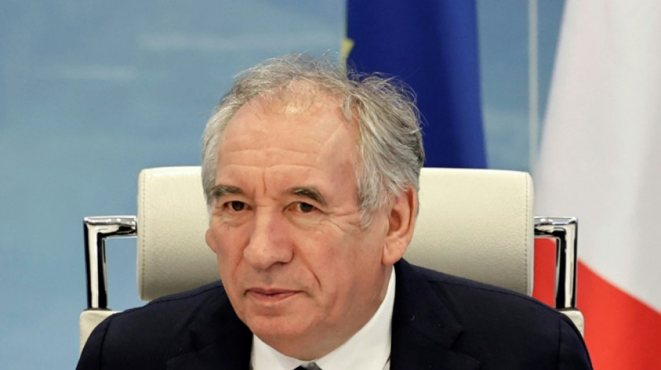 Bayrou va consulter les forces politiques, sur fond de cyclone meurtrier &agrave; Mayotte 