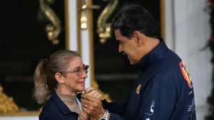 'Ningu&eacute;m me para': Maduro dan&ccedil;a em meio a 'amea&ccedil;as' dos EUA