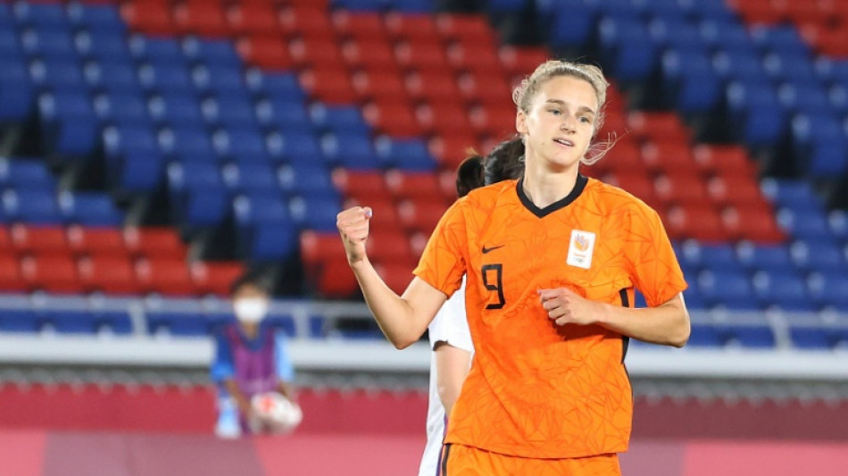 Miedema edges Arsenal closer to Champions League last-eight