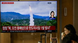 El l&iacute;der norcoreano supervisa el lanzamiento de un misil que utiliza IA