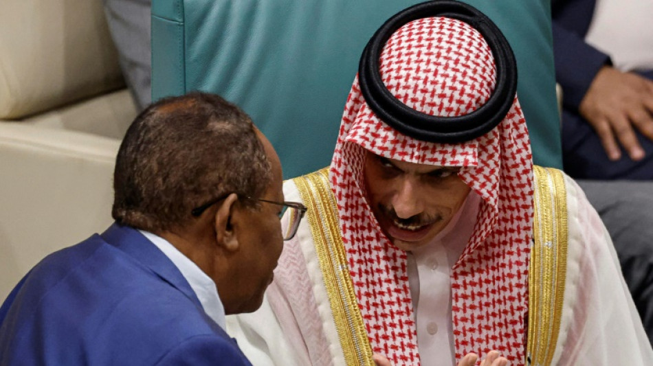 Arabia Saudita y Siria anuncian el retorno de sus representaciones diplom&aacute;ticas