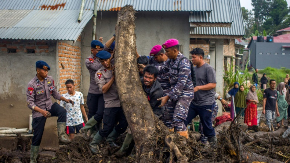 Indon&eacute;sie: le bilan des inondations monte &agrave; 50 morts et 27 disparus