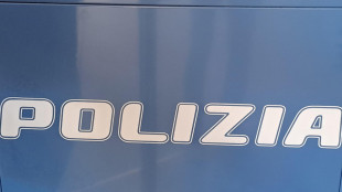 Omicidio in falegnameria a Roma, morto l'uomo ferito
