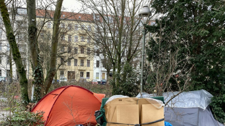 Zelt von Wohnungslosem in Berlin angez&uuml;ndet: 42-J&auml;hriger schwer verletzt