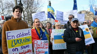 Un millier de manifestants &agrave; Paris pour soutenir l'Ukraine apr&egrave;s quatre ans de guerre