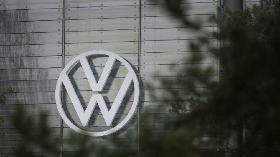 Porsche verschiebt Einführung von E-Modellen - VW senkt Jahresprognose erheblich