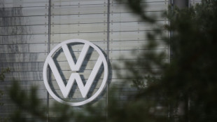 Porsche verschiebt Einführung von E-Modellen - VW senkt Jahresprognose erheblich