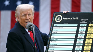 Trump neue Zölle seit Samstag teils in Kraft - Wachsende Ängste auch in den USA