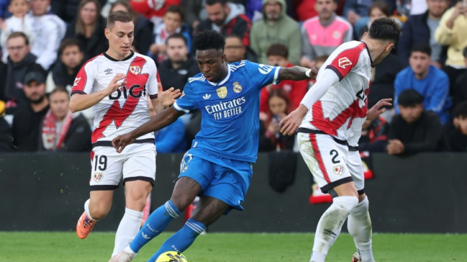 Real Madrid fica no 0 a 0 com Rayo Vallecano mas segue l&iacute;der do Espanhol; Bar&ccedil;a vence Celta