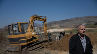 Au Kosovo, la qu&ecirc;te des disparus dans l'espoir t&eacute;nu de pouvoir fleurir une tombe