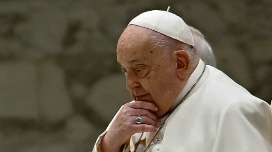 Papst Franziskus mit Bronchitis ins Krankenhaus eingeliefert