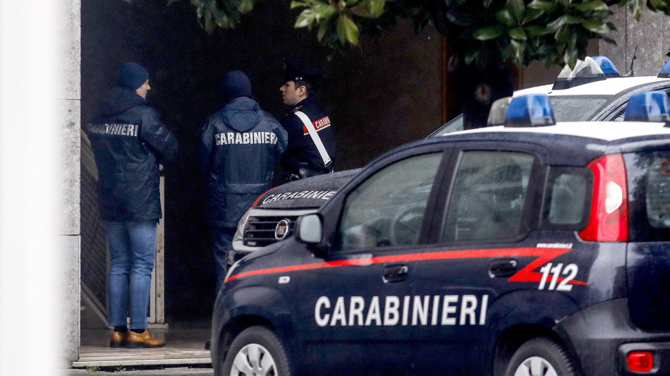 Difende un amico da rapina, quindicenne accoltellato a Milano