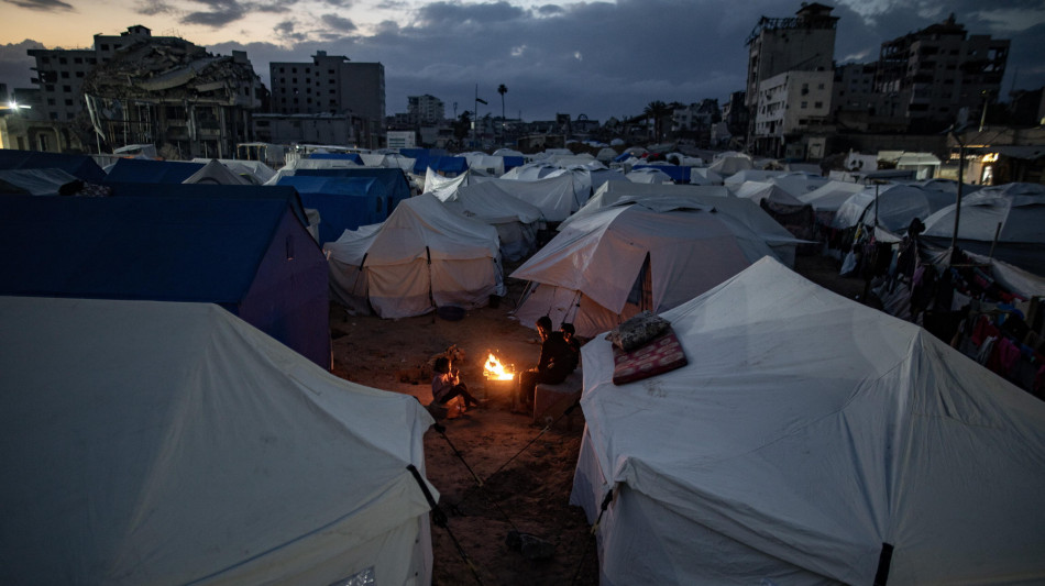 Difesa civile di Gaza, 10 morti in un attacco israeliano