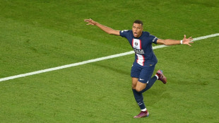 C1: Paris et Mbapp&eacute; sur de bons rails 