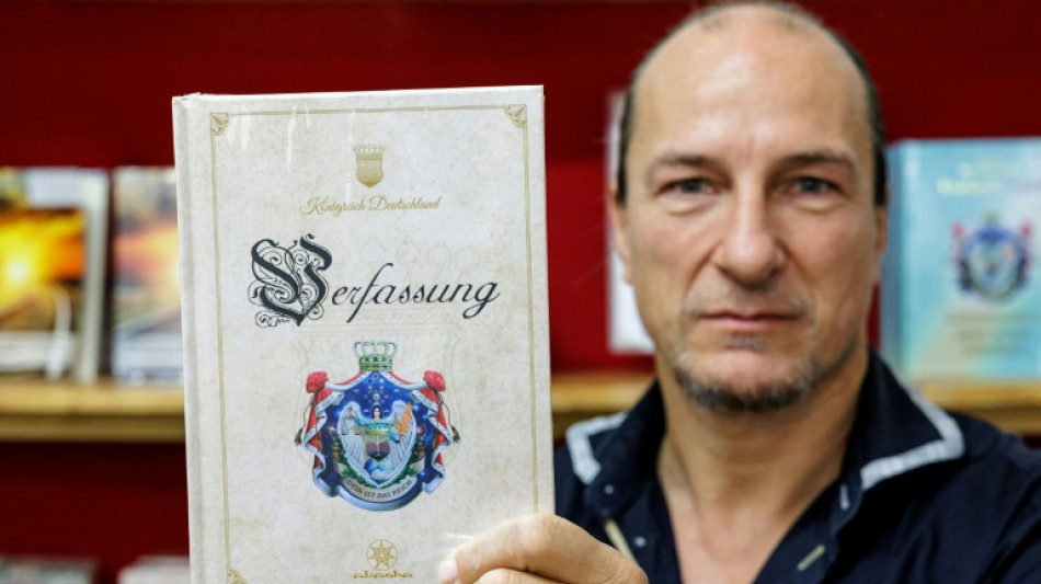 Schlag gegen Reichsbürgerszene: Behörden verbieten "Königreich Deutschland"