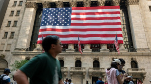 Wall Street ouvre partag&eacute;e, en manque de nouvelles apr&egrave;s des records