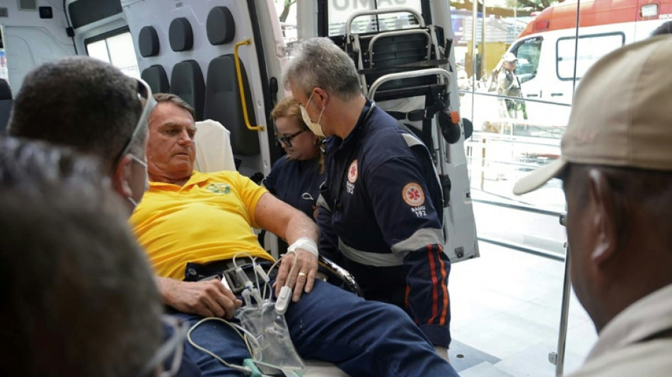 Estado de saúde de Bolsonaro melhora, mas ele seguirá internado