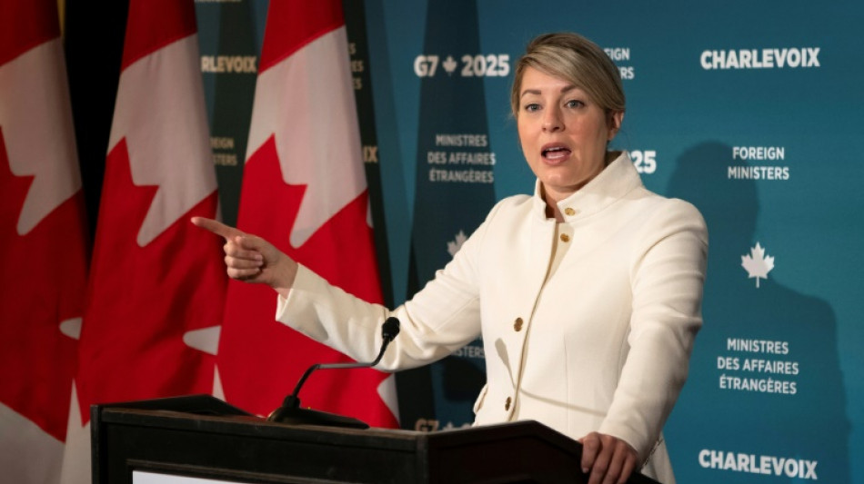 United G7 warns Russia to back Ukraine truce