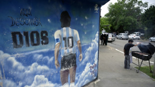 Mort de Maradona: le parquet demande un proc&egrave;s contre les soignants