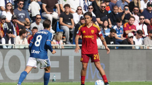 Calcio: Dybala 'spero fine carriera a Roma, ma presto per parlarne'