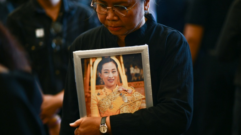 Hunderte erwarten in Bangkok Ankunft des Trauerzugs mit Leichnam von Prinzessin Bha