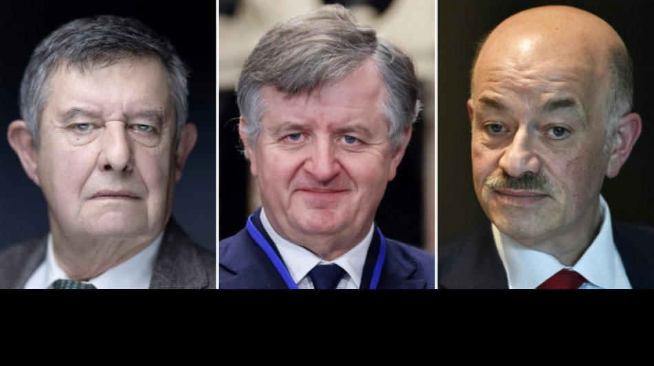 Soup&ccedil;ons de favoritisme &agrave; la Caisse des d&eacute;p&ocirc;ts: proc&egrave;s de six hommes dont le patron d'ADP