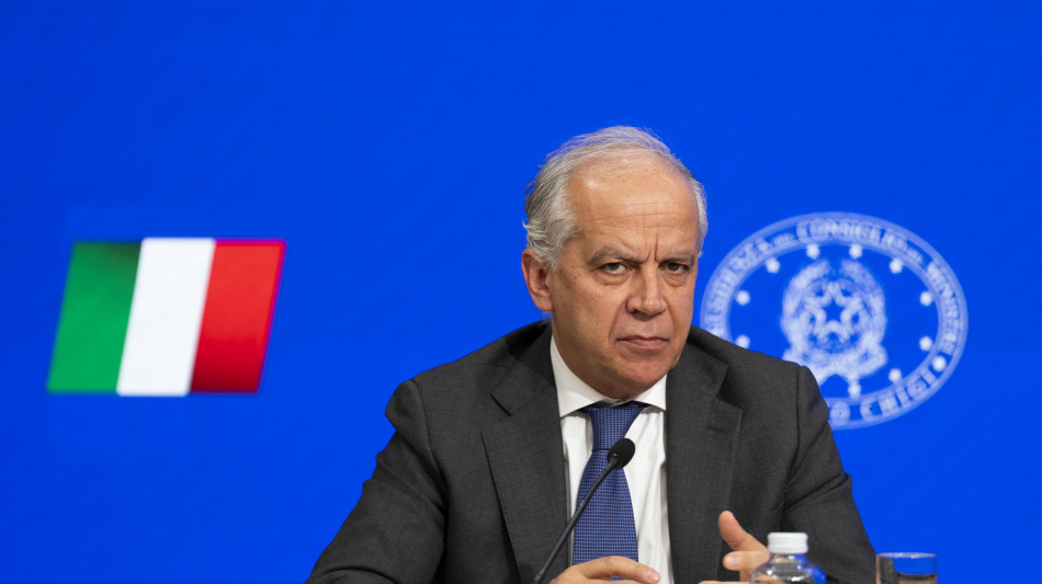 Pd-M5s-Avs a Piantedosi, ora sciogliere Casapound e procedere a sgombero