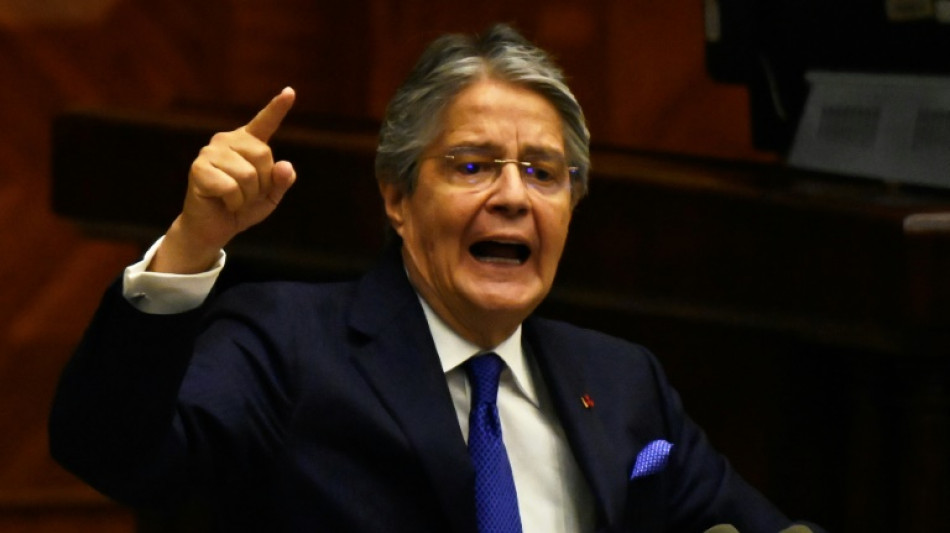 Presidente do Equador proclama inoc&ecirc;ncia em julgamento para destitu&iacute;-lo