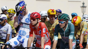 Vuelta: forte grandinata sulla corsa, cancellata la terza tappa