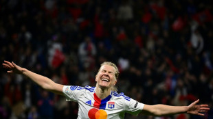 Lyon goleia Bayern (4-1) e vai às semifinais da Champions feminina