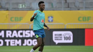 Vini Jr. pede união para que Seleção volte ao 'topo' do futebol