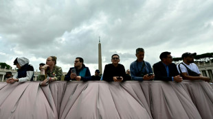 Vatican: deuxième jour de conclave et d'attente de la fumée blanche