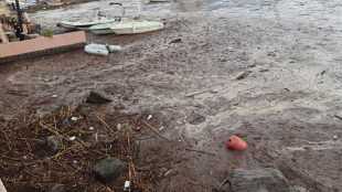 Temporale a Lipari, esondati torrenti, fango in strade e case allagate