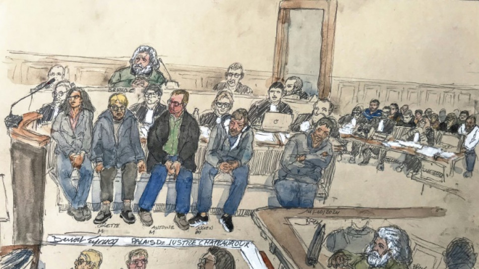 Violences sur mineurs en famille d'accueil: des "recadrages", se d&eacute;fend l'un des principaux pr&eacute;venus