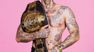Emis Killa, cinque sold out a Milano per i 10 anni di Terza Stagione