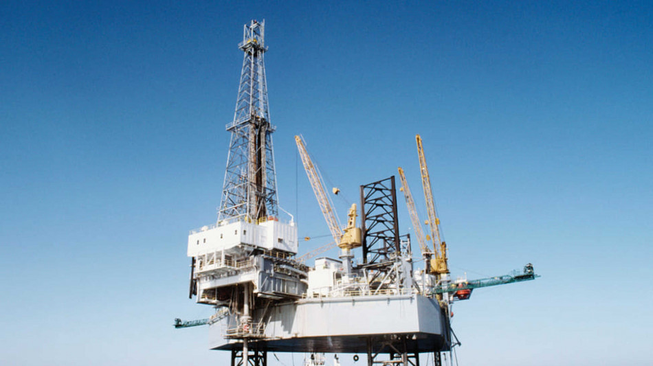 Il petrolio &egrave; in lieve rialzo, Brent sopra 73 dollari
