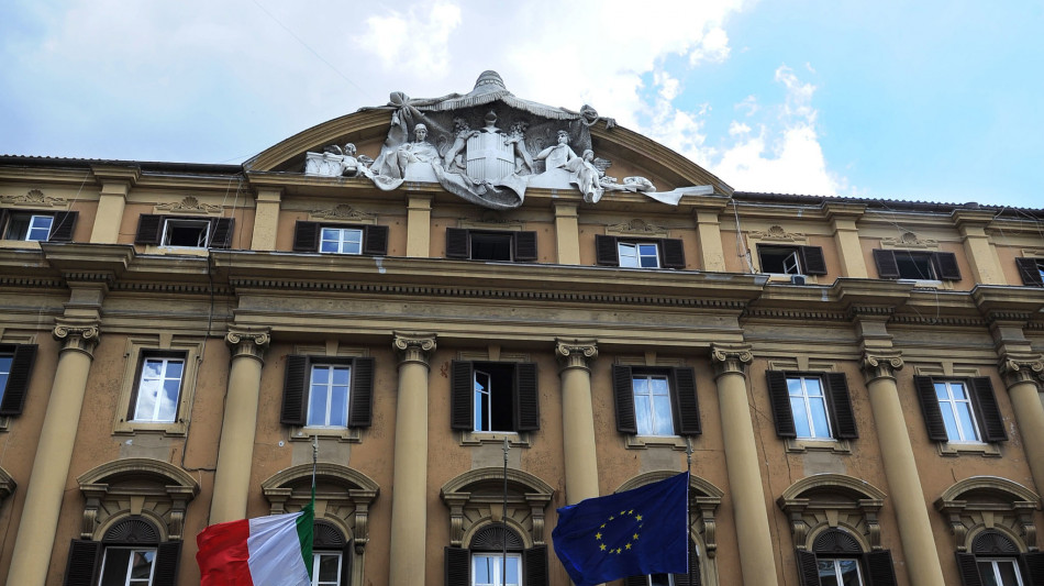 Lo spread tra Btp e Bund tedeschi chiude in ribasso a 81,2 punti