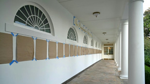 Trump troca foto de Biden por 'caneta autom&aacute;tica' na Casa Branca