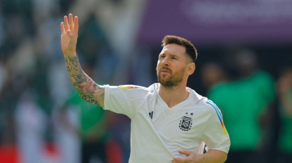 Messi takes centre stage at World Cup, France make bow