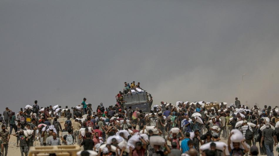 Media, attacchi Idf a Gaza, 17 civili uccisi dall'alba