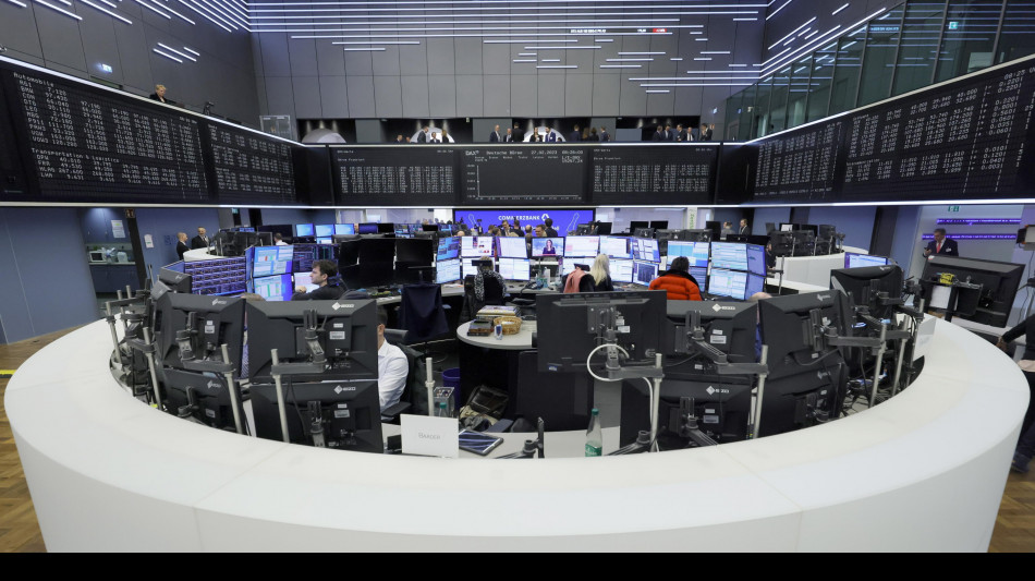 Borsa: Francoforte gira calo, a Milano (+0,2%) brilla Stellantis