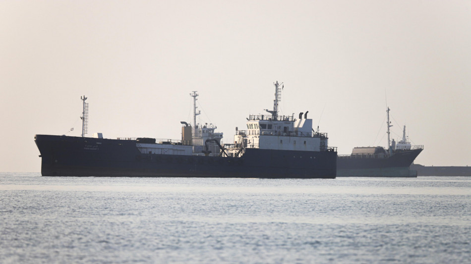 Esercito iraniano, 'il passaggio da Hormuz resta sotto il nostro controllo'