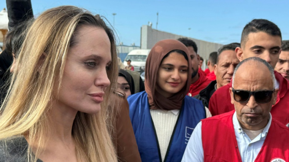 Gaza: la star hollywoodienne Angelina Jolie au point passage&nbsp;de Rafah, en Egypte