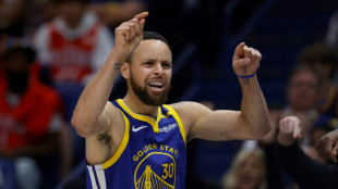 'Incredible' Curry scores 52 as Warriors down Grizzlies, Bucks edge Suns